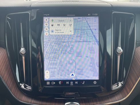 Certified 2023 Volvo XC60 B5 Ultimate w/ Climate Package image 28