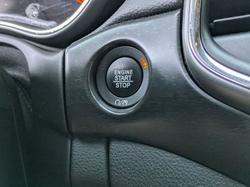 Used 2018 Jeep Grand Cherokee Altitude image 30