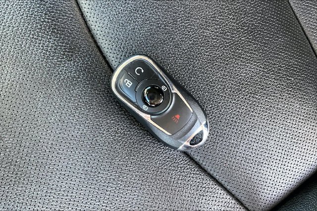 Used 2024 GMC Terrain SLT w/ LPO, Floor Liner Package FWD image 11