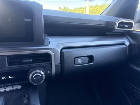 Used 2025 Toyota 4Runner SR5 AWD/4WD image 11