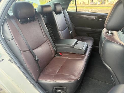 Used 2011 Toyota Avalon Limited FWD image 23