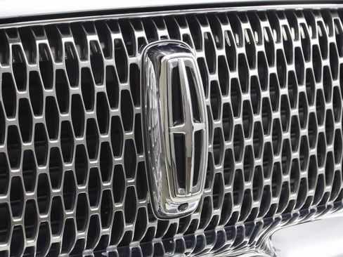 Used 2024 Lincoln Navigator L 4WD image 17