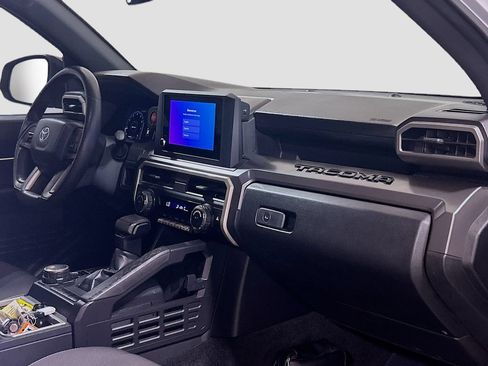 Used 2024 Toyota Tacoma TRD Sport AWD/4WD image 24