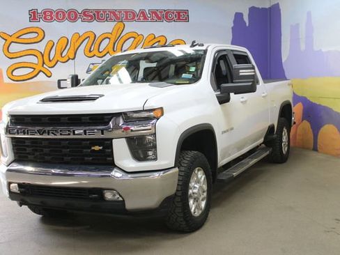 Used 2020 Chevrolet Silverado 2500 LT w/ Convenience Package AWD/4WD image 2
