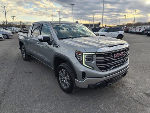 Used 2025 GMC Sierra 1500 SLT image 7