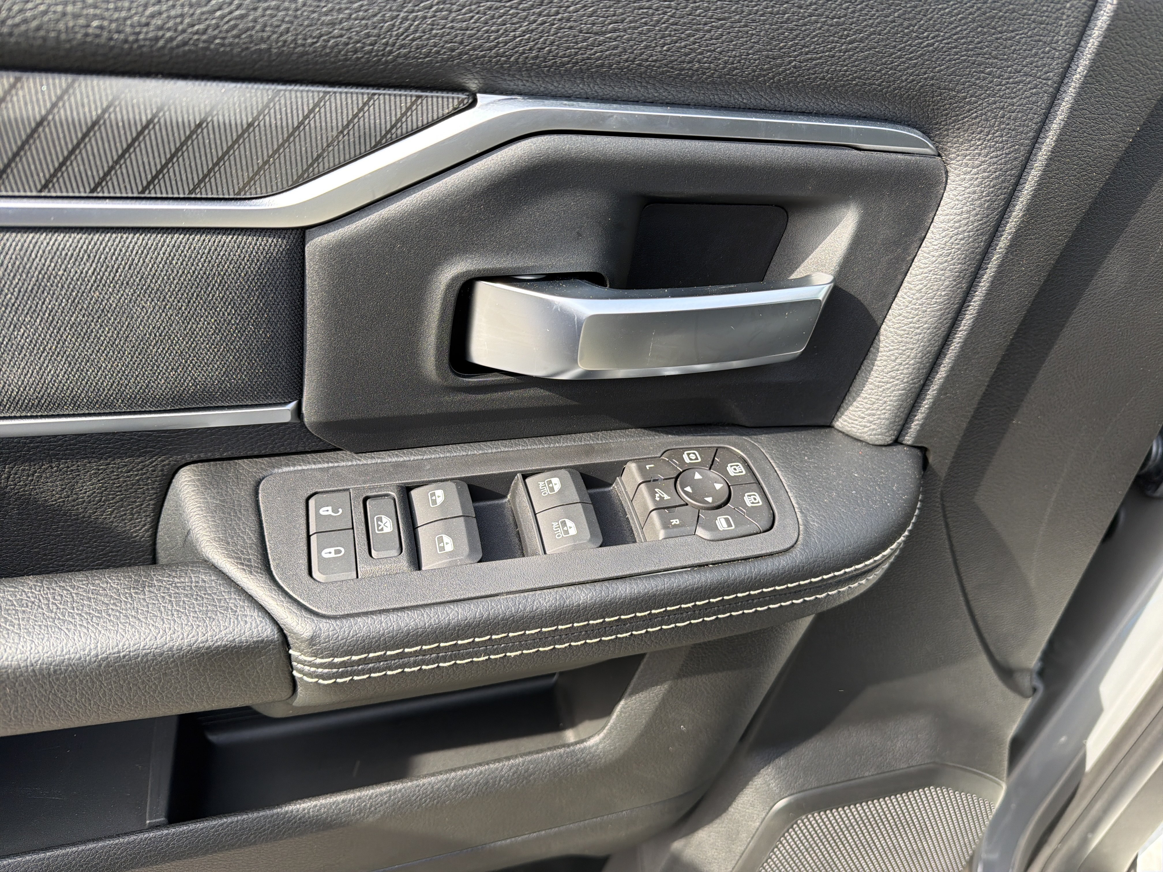 New 2026 RAM 2500 Big Horn AWD/4WD image 15