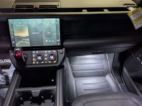 New 2026 Land Rover Defender 110 S AWD/4WD image 28