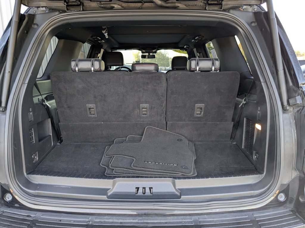 Used 2023 Ford Expedition Limited AWD/4WD image 32