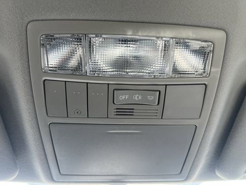 Used 2012 Toyota Venza LE image 23