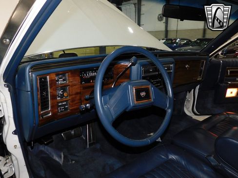 Used 1988 Cadillac Brougham image 24