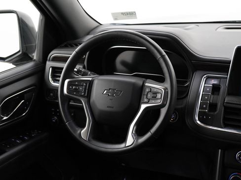 Used 2023 Chevrolet Suburban Z71 w/ Luxury Package AWD/4WD image 15