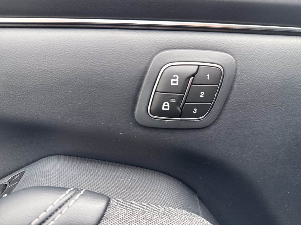 Used 2022 Ford Mustang Mach-E Premium AWD/4WD image 49
