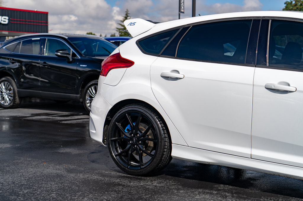 Used 2017 Ford Focus RS AWD/4WD image 7