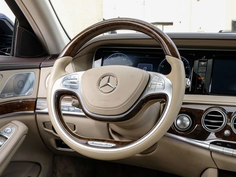 Used 2015 Mercedes-Benz S 550 Sedan w/ Sport Package w/ Sport Package image 16