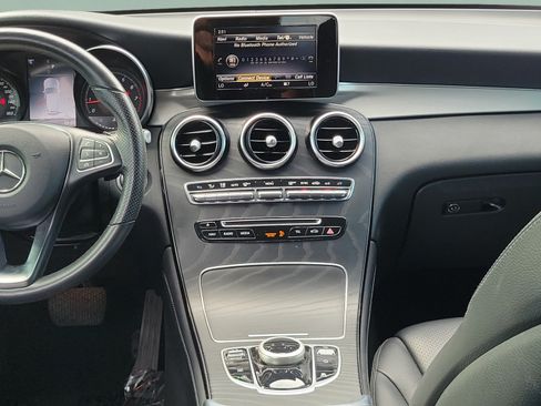 Used 2019 Mercedes-Benz GLC 300 image 10