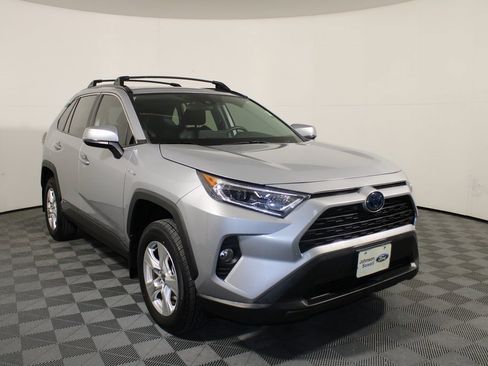 Used 2021 Toyota RAV4 XLE image 1