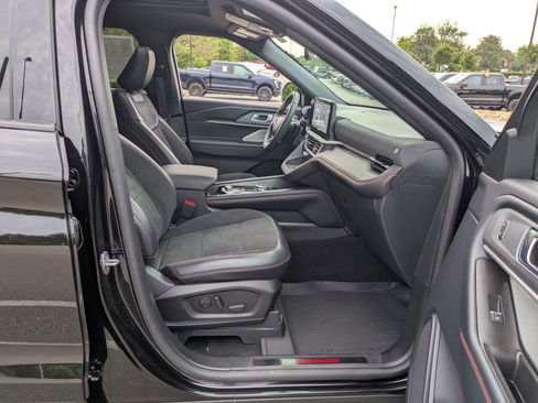 Certified 2025 Ford Explorer ST AWD/4WD image 39