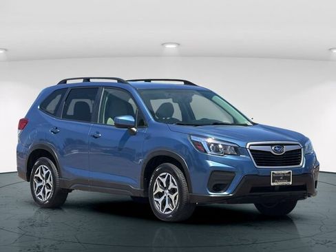 Used 2020 Subaru Forester Premium AWD/4WD image 9