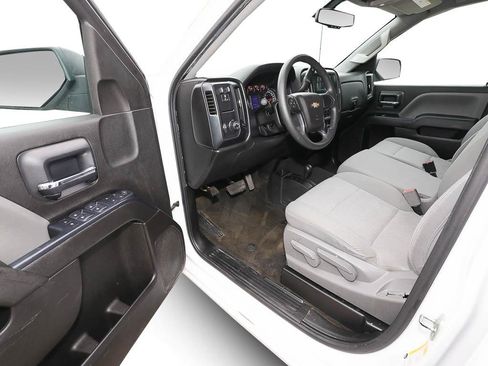 Used 2018 Chevrolet Silverado 1500 Custom w/ Custom Value Package AWD/4WD image 12