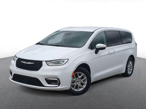 Used 2023 Chrysler Pacifica Touring-L FWD image 1