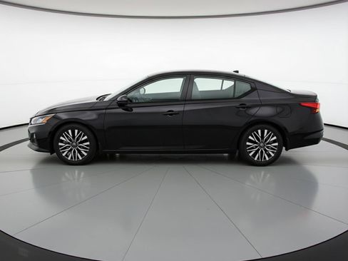 Used 2025 Nissan Altima 2.5 SV image 5