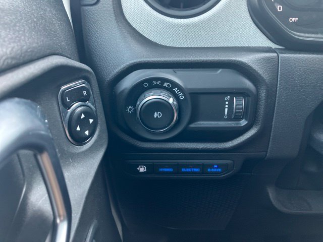 Used 2024 Jeep Wrangler Unlimited AWD/4WD image 17