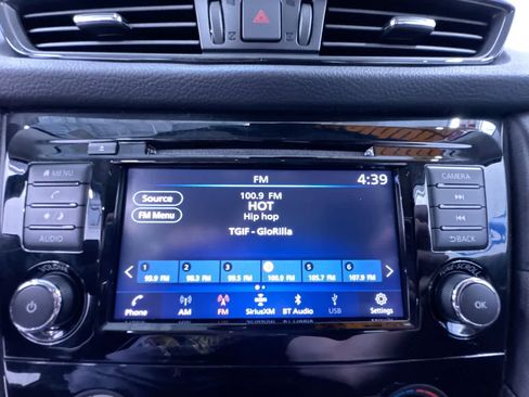 Used 2020 Nissan Rogue S FWD image 27