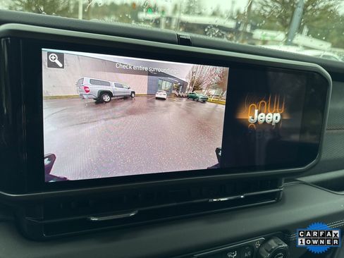 Used 2025 Jeep Gladiator Rubicon w/ Convenience Group image 44