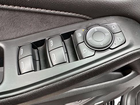 Used 2023 Chevrolet Traverse High Country AWD/4WD image 9