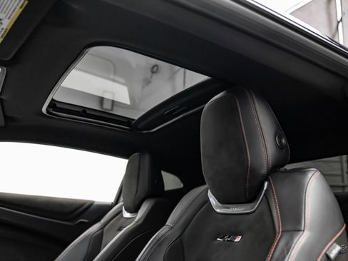 Used 2021 Chevrolet Camaro ZL1 image 36