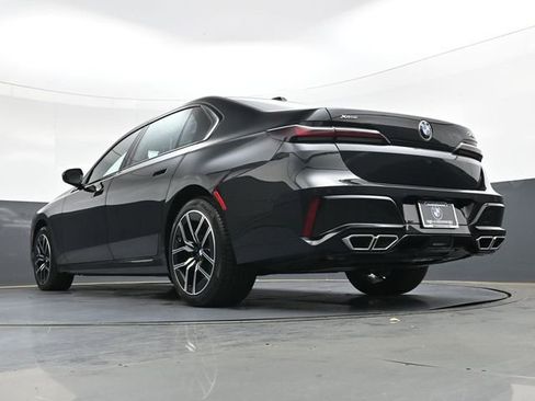 Used 2024 BMW 760i xDrive image 37