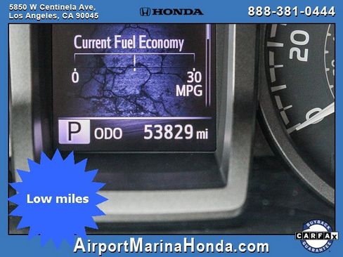 Used 2017 Toyota Tacoma TRD Off-Road image 2