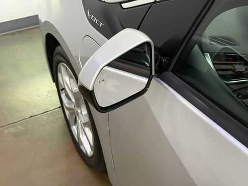 Used 2017 Chevrolet Volt Premier w/ Driver Confidence II Package image 11