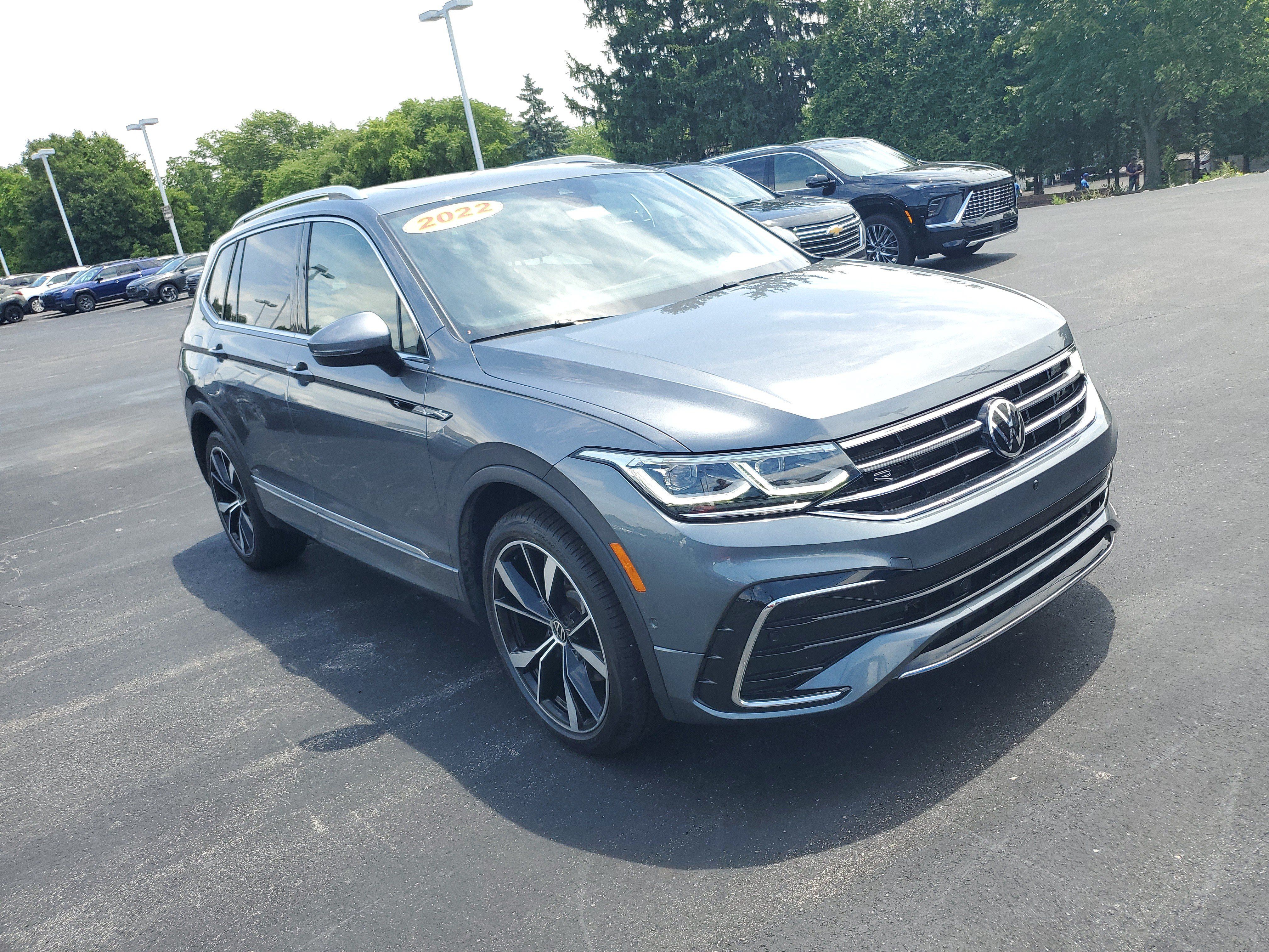 Used 2022 Volkswagen Tiguan SEL R-Line AWD/4WD image 4