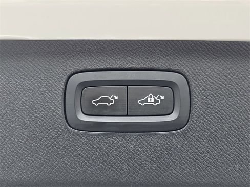 Used 2023 Volvo XC90 T8 Ultimate image 30