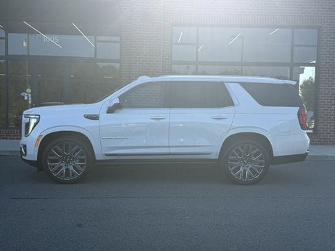 Used 2025 GMC Yukon Denali Ultimate image 3