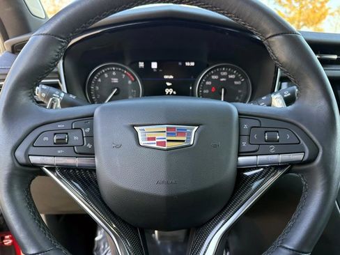 Used 2024 Cadillac XT6 Sport w/ Technology Package image 29