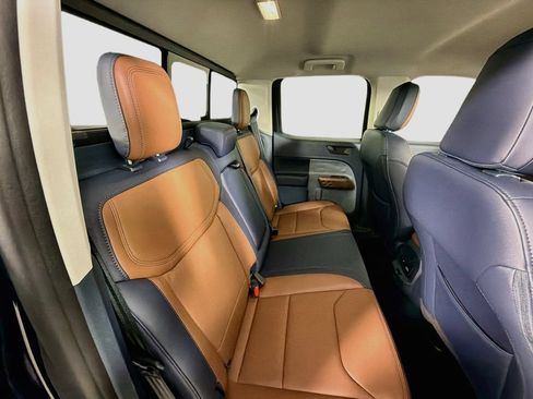 Used 2023 Ford Maverick Lariat w/ Lariat Luxury Package FWD image 28