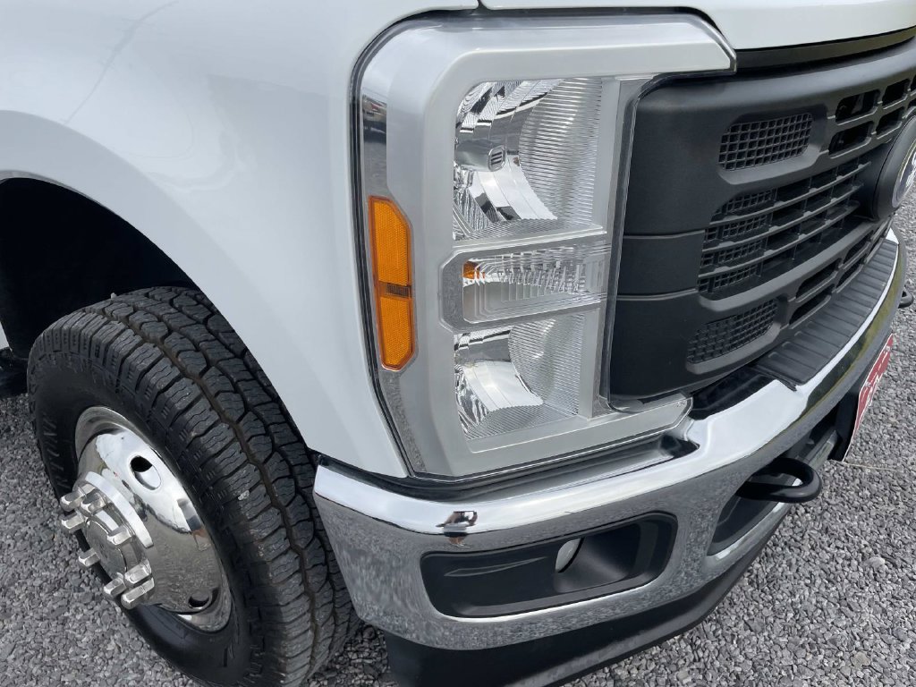 Used 2023 Ford F350 XL w/ 360-Degree Camera Package AWD/4WD image 35