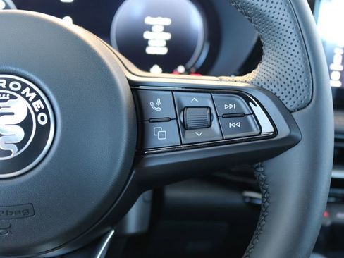 New 2026 Alfa Romeo Tonale w/ Black Premium Package image 42