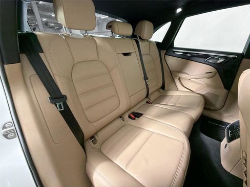 Certified 2023 Porsche Macan S AWD/4WD image 27