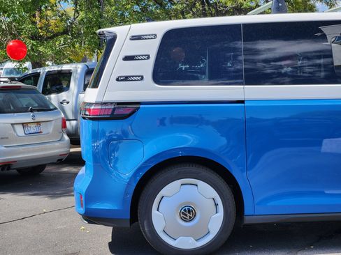 New 2025 Volkswagen ID. Buzz 1st Edition image 6