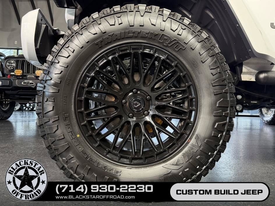 Used 2024 Jeep Wrangler High Altitude AWD/4WD image 34