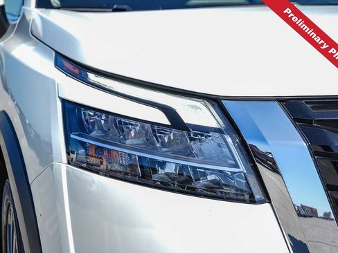 Used 2024 Nissan Pathfinder Platinum w/ Cargo Package FWD image 4