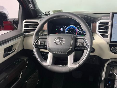 Used 2025 Toyota Sequoia Capstone image 14