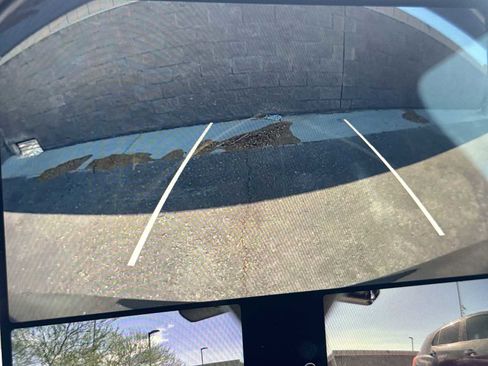 Used 2023 Tesla Model Y Long Range AWD/4WD image 25