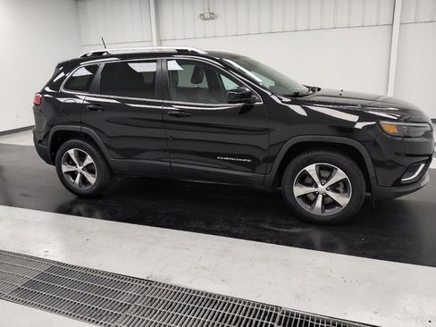 Used 2019 Jeep Cherokee Limited AWD/4WD image 11