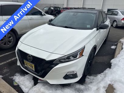 Used 2022 Nissan Altima 2.5 SR w/ Midnight Edition Package
