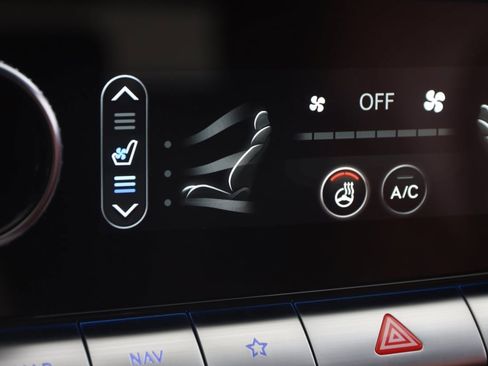 Used 2022 Genesis GV70 3.5T Sport w/ Sport Advanced Package image 8