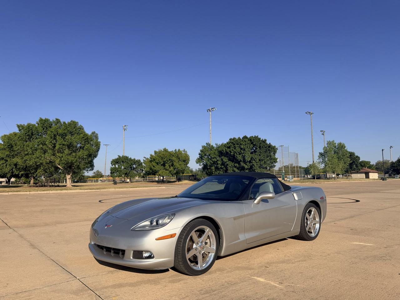 Used 2005 Chevrolet Corvette Convertible w/ Preferred Equipment Group RWD image 4